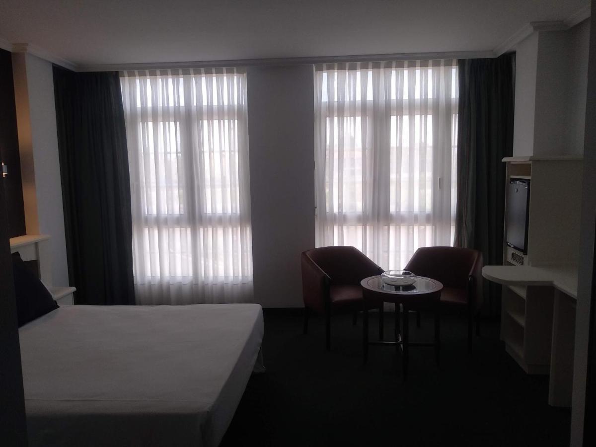 La Campana 3*